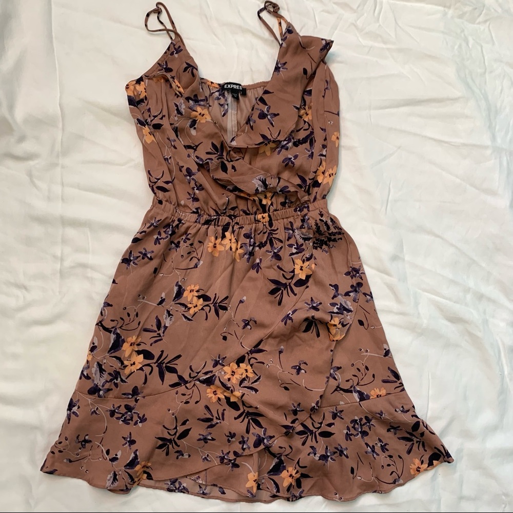 Express Women XS Pink Mauve Floral ruffle Satin Dress
